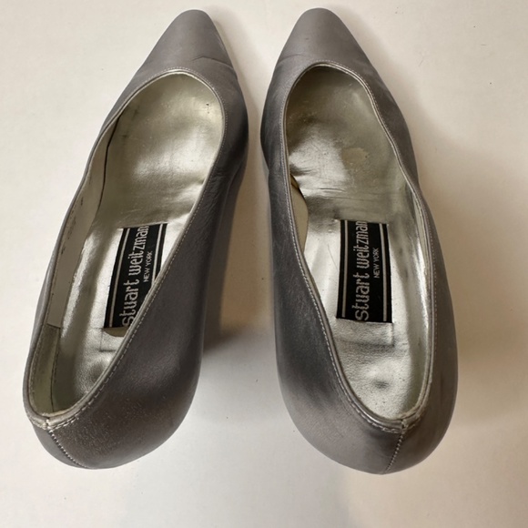Stuart Weitzman silver vintage pump heels - Picture 3 of 15